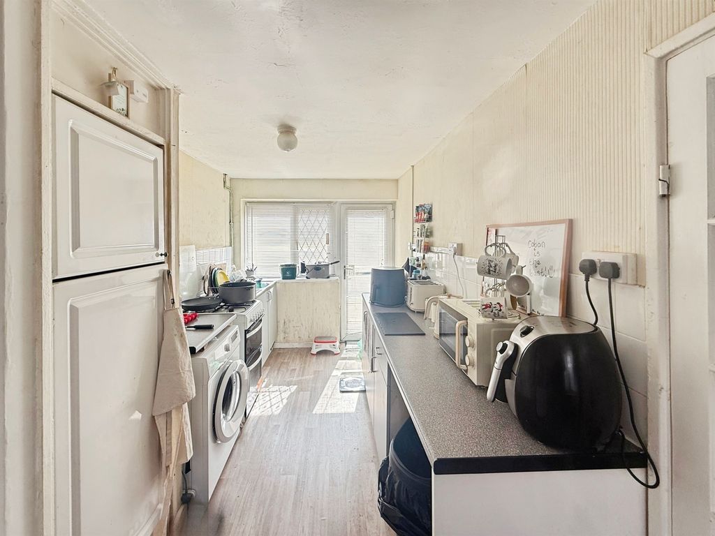 Property photo 3 of 19