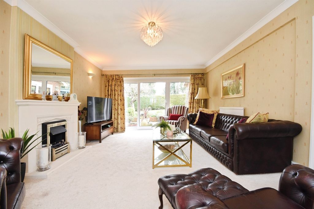 Property photo 2 of 19