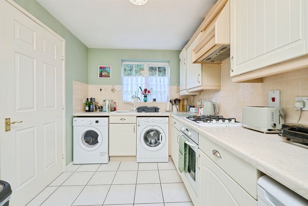 Property photo 3 of 16