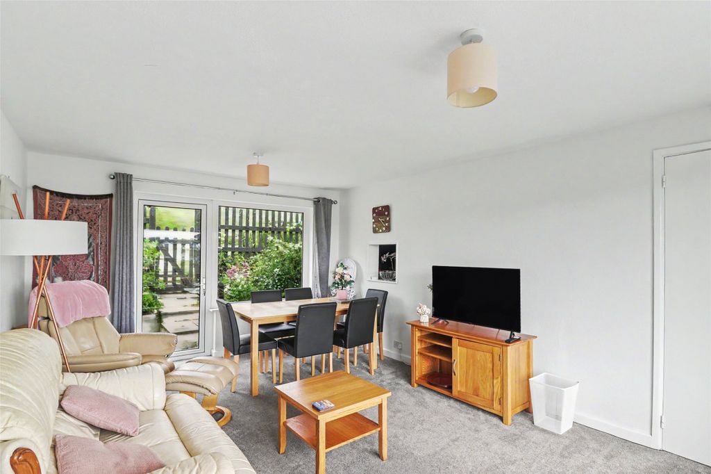 Property photo 3 of 12 3 - Picture No. 23