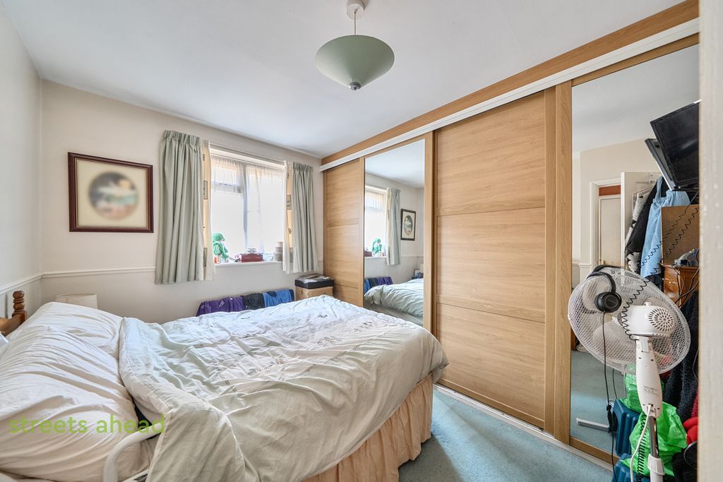 Property photo 3 of 16 77Ac8ba6-A7A1-4c5...