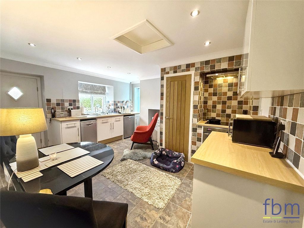 Property photo 3 of 14 Picture No. 12