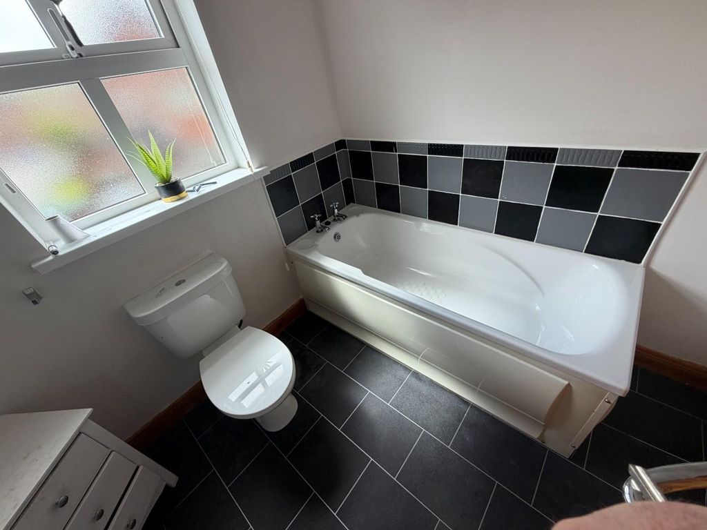 Additional image 12 of 4 bed semi-detached house for saleIvy Mead Court, Altnagelvin, Londonderry BT47