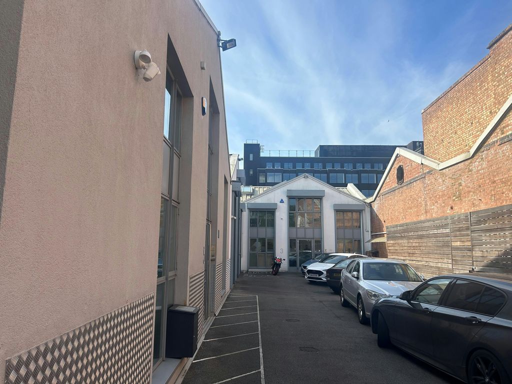 Property photo 2 of 8 Ven 7 3 Vencourt.Jpg