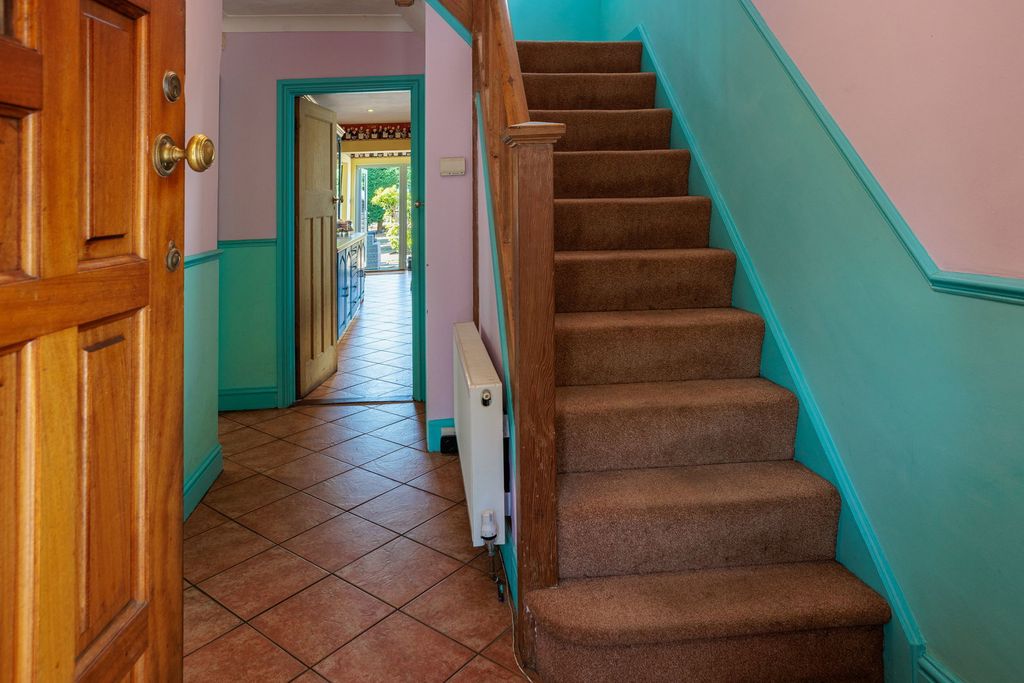 Property photo 3 of 44