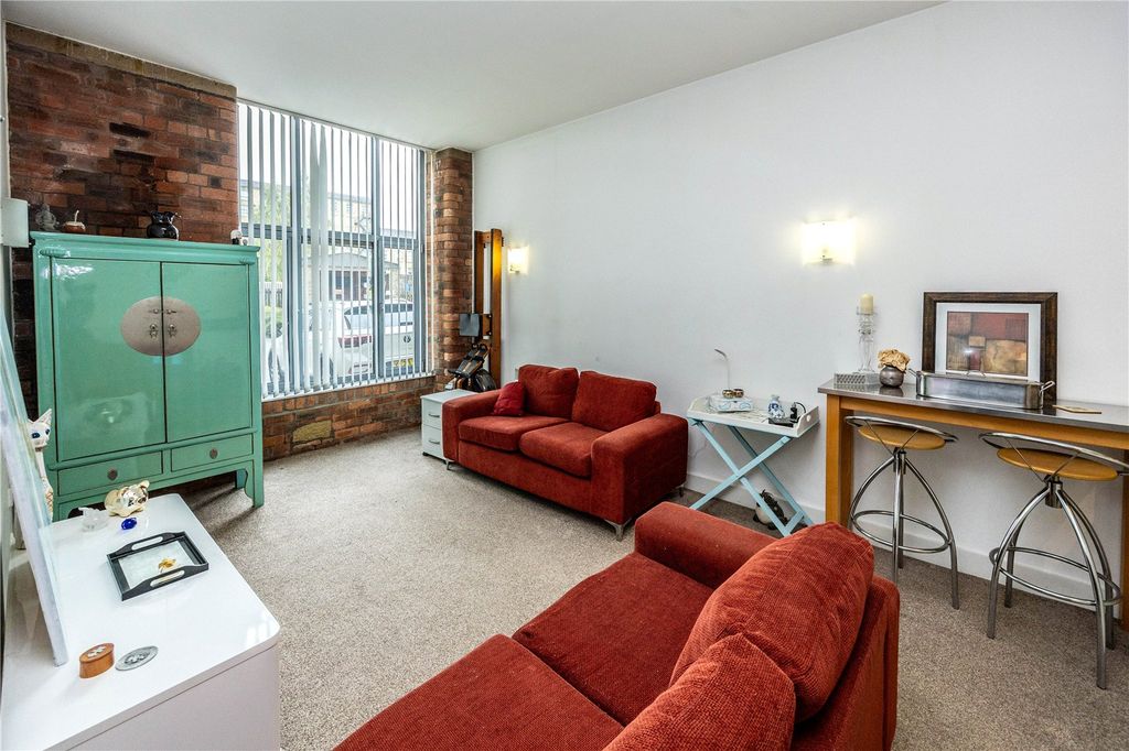 Property photo 2 of 13 Picture No. 23