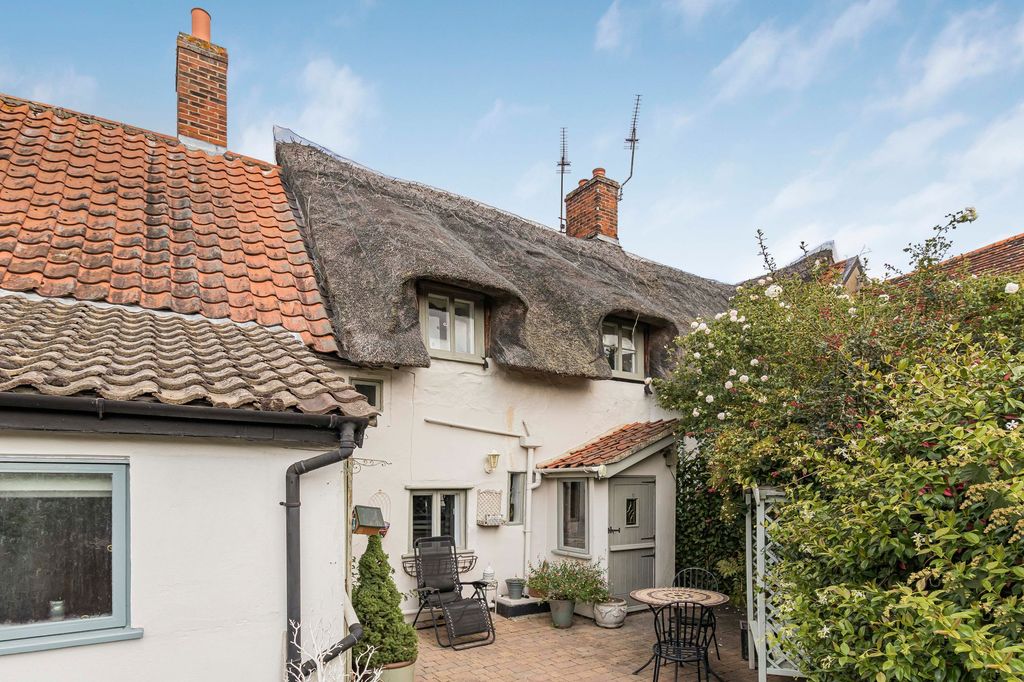 Property photo 2 of 20