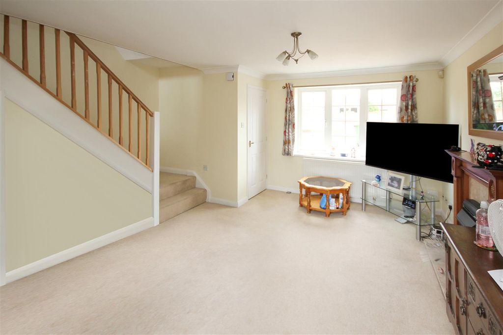 Property photo 2 of 9 Lounge 2.Jpg
