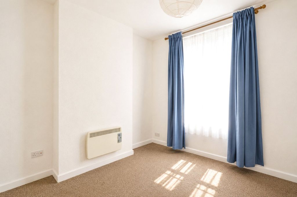 Property photo 3 of 7 Picture No. 01
