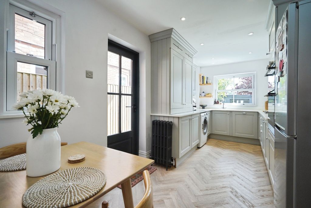 Property photo 3 of 18 Pbox-Img.Jpg