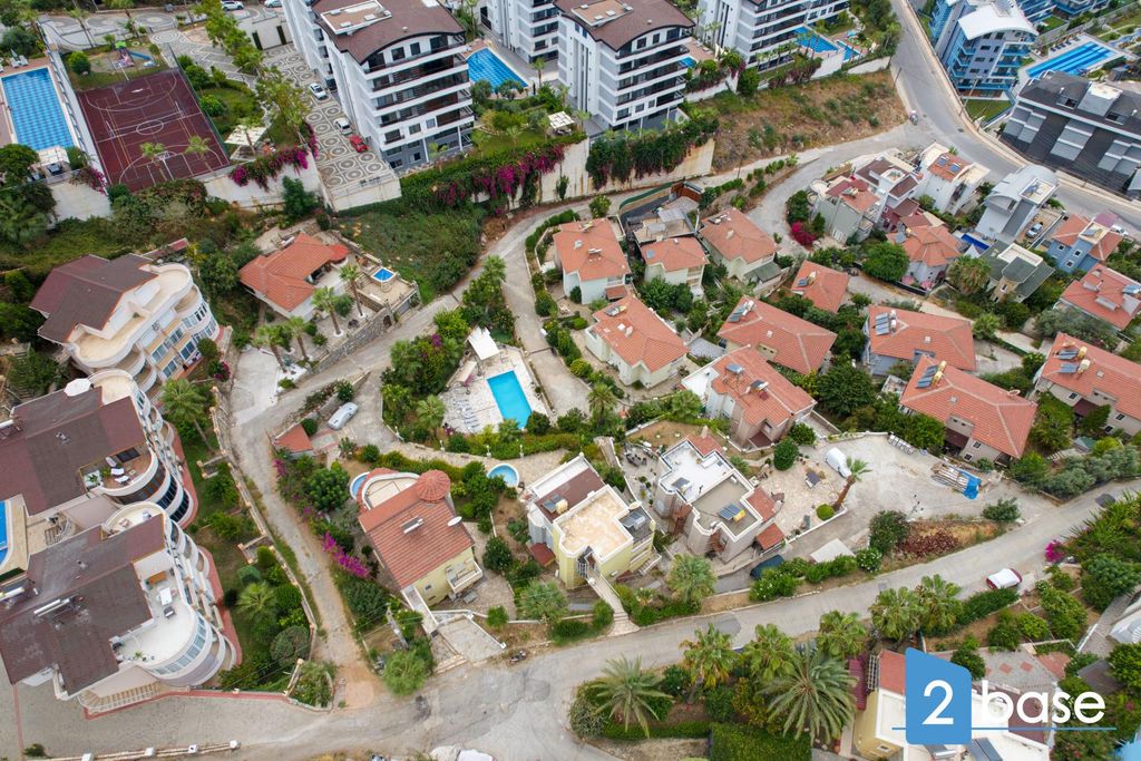 Property photo 1 of 37