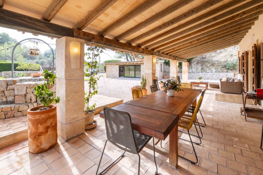 Property photo 3 of 20 Covered Terrace (1)