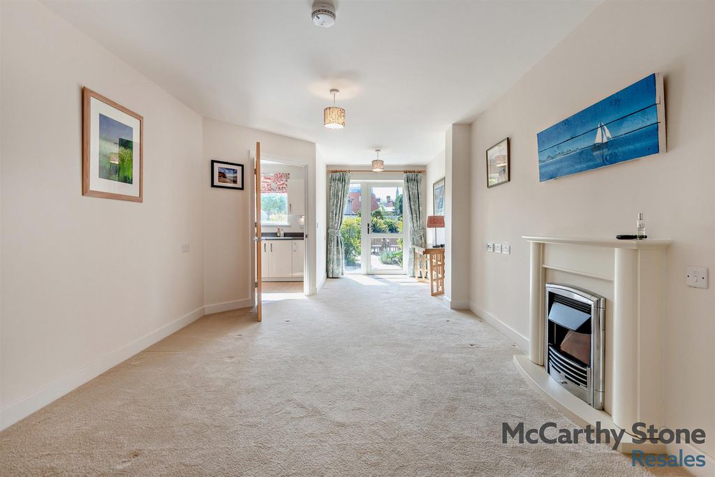 Property photo 3 of 48 8665437-Interior11-800.Jpg