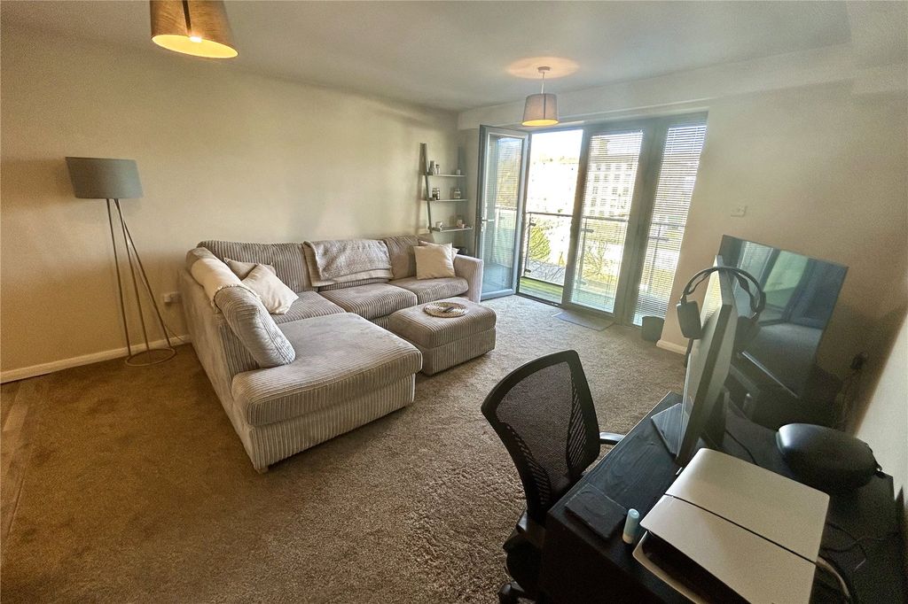 Property photo 3 of 13 Open Plan