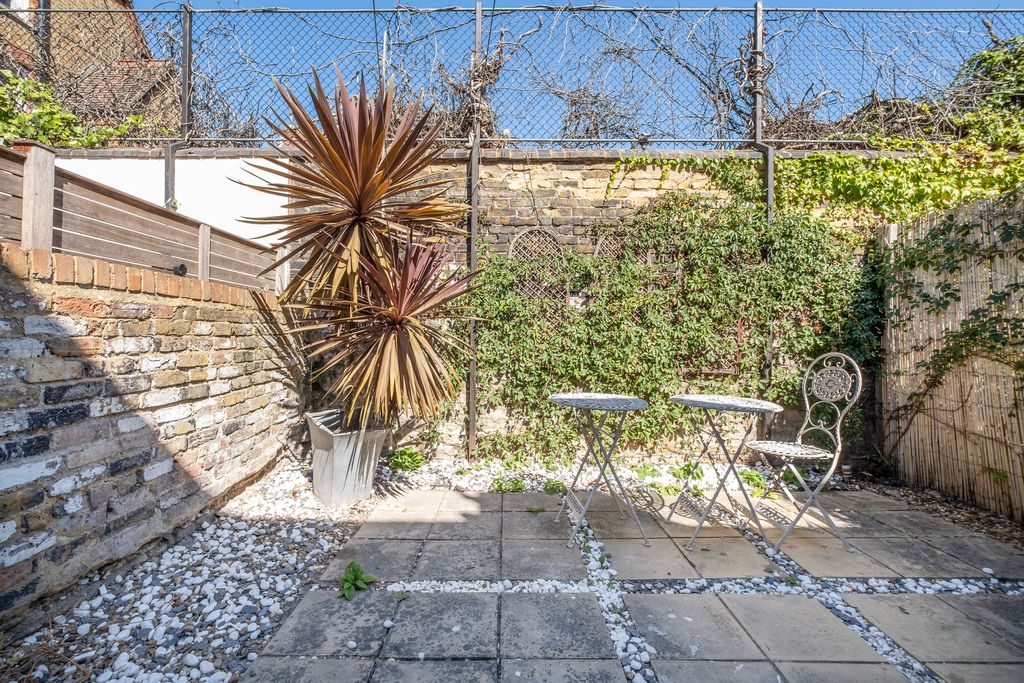 Property photo 3 of 12 3