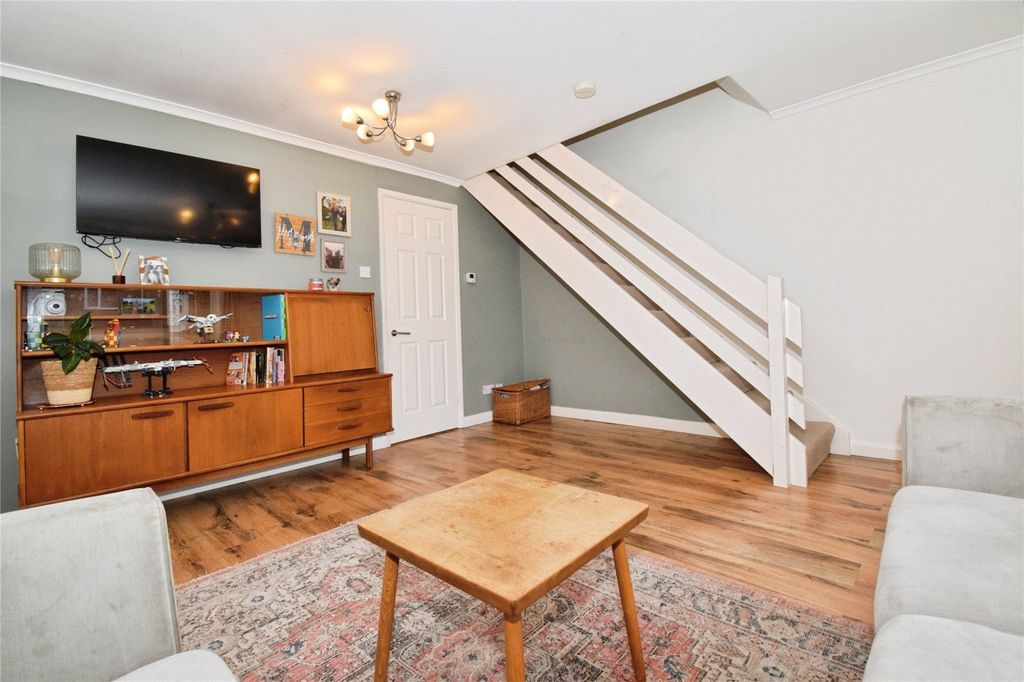 Property photo 2 of 23 Lounge