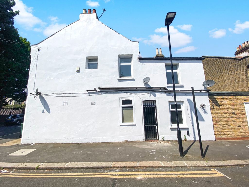 Property photo 2 of 9 2392502