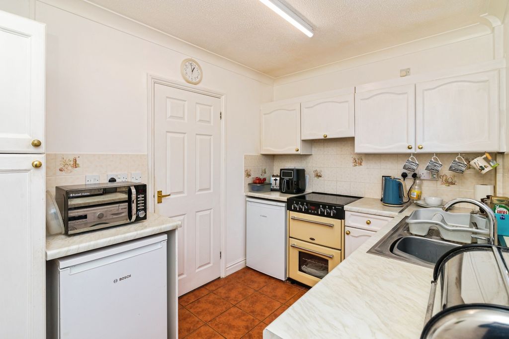 Property photo 3 of 20