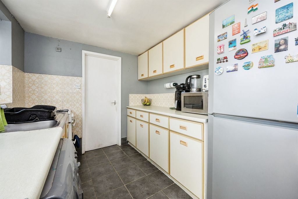 Property photo 3 of 13