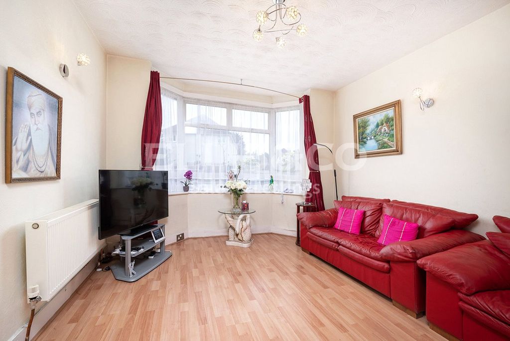 Property photo 2 of 17 Picture No. 25