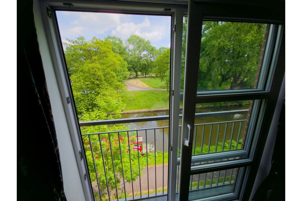 Property photo 1 of 10 View