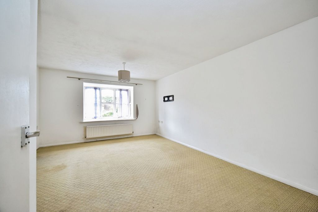 Property photo 3 of 11 Bedroom