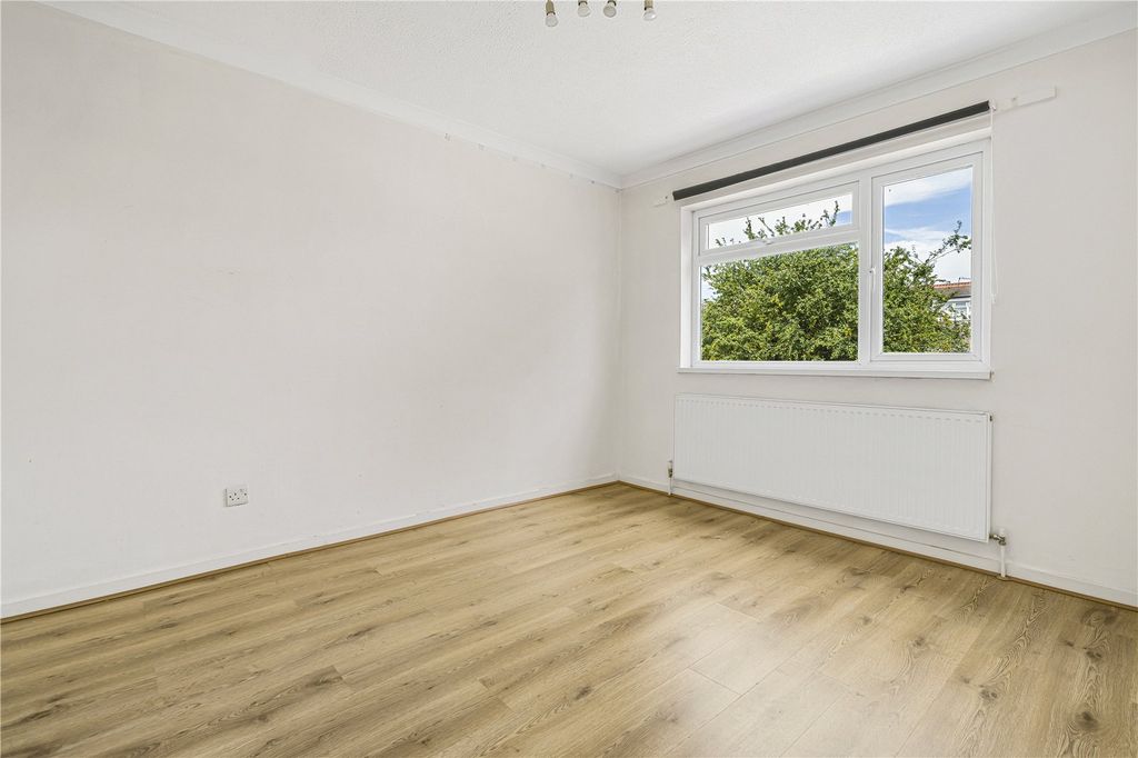 Property photo 3 of 12 Picture No. 37