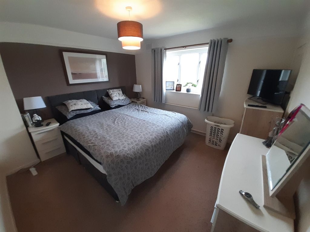 Property photo 3 of 18 Bedroom 1