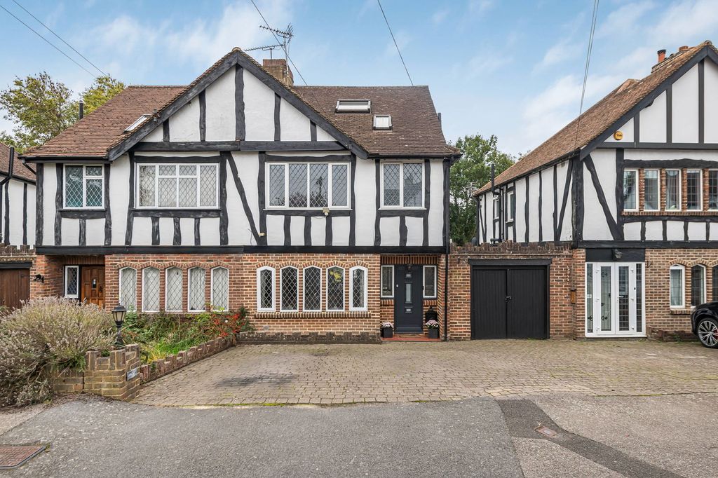 Property photo 1 of 27