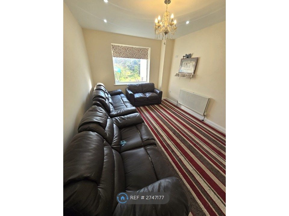 Property photo 3 of 25