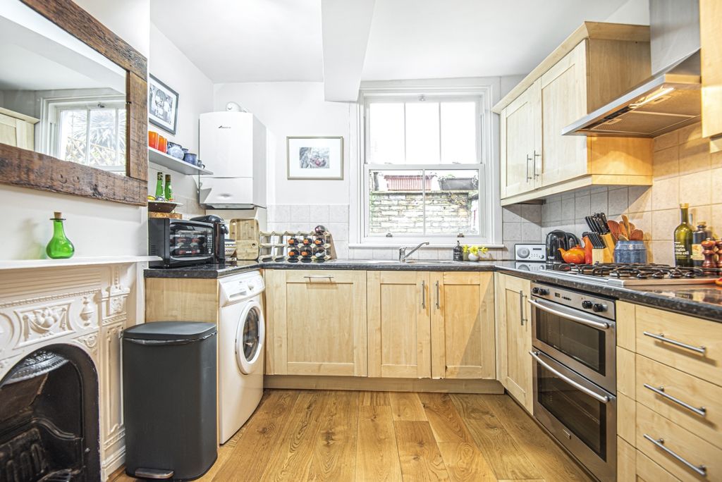 Property photo 2 of 8 695348 (4)