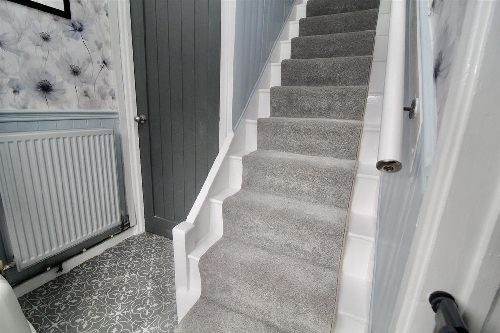 Property photo 2 of 15 Entrance Hallway
