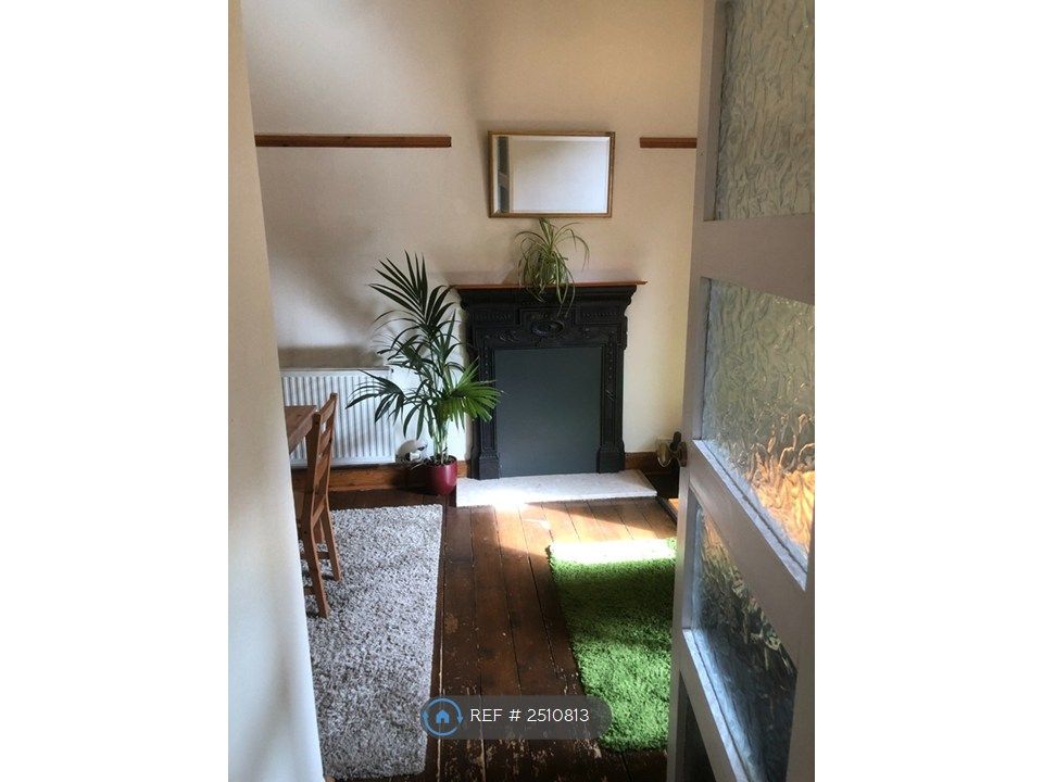 Property photo 2 of 35