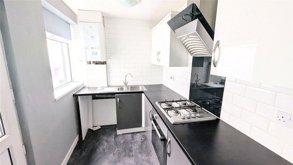 Property photo 3 of 8 Kitchen