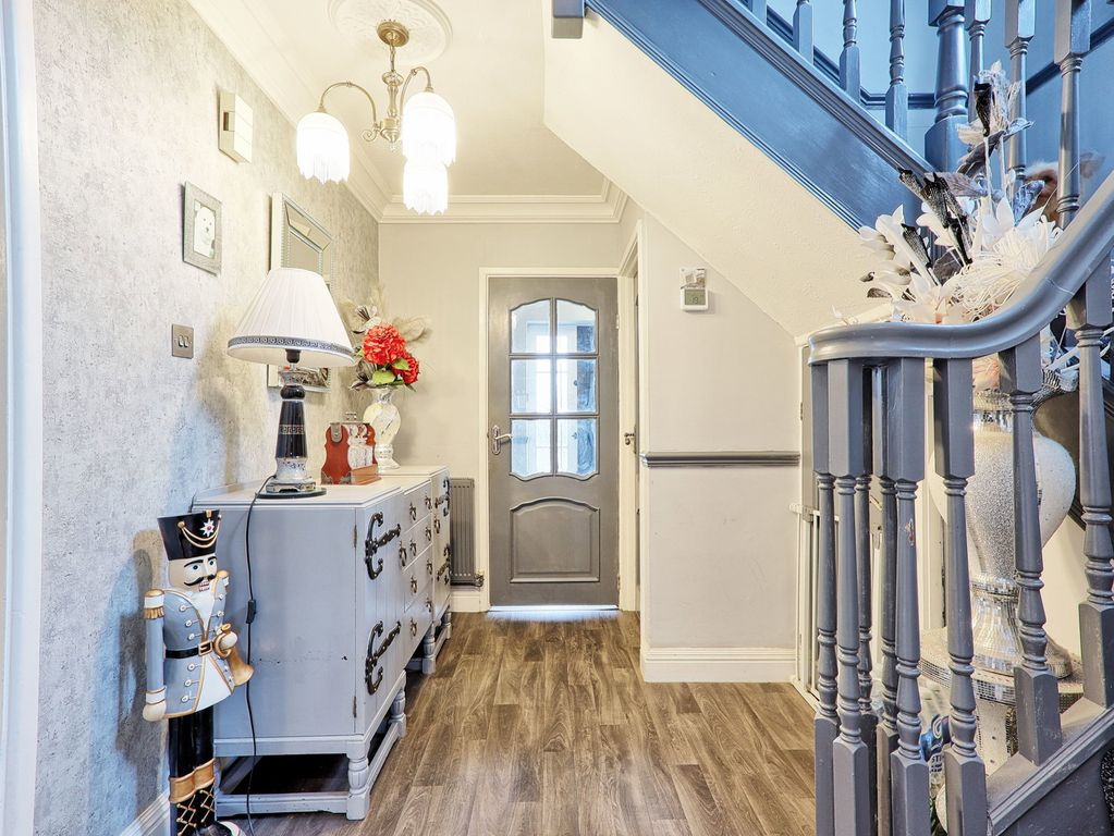 Property photo 3 of 40