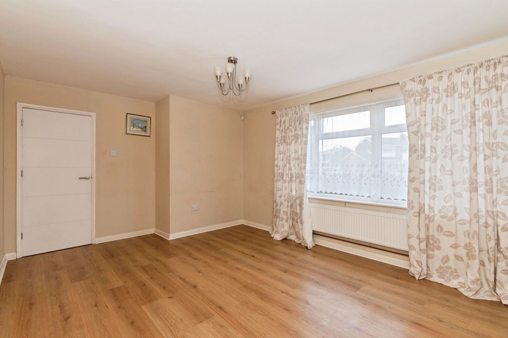 Property photo 2 of 18 Photo