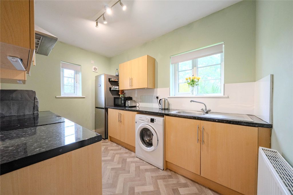 Property photo 3 of 11 Picture No. 13