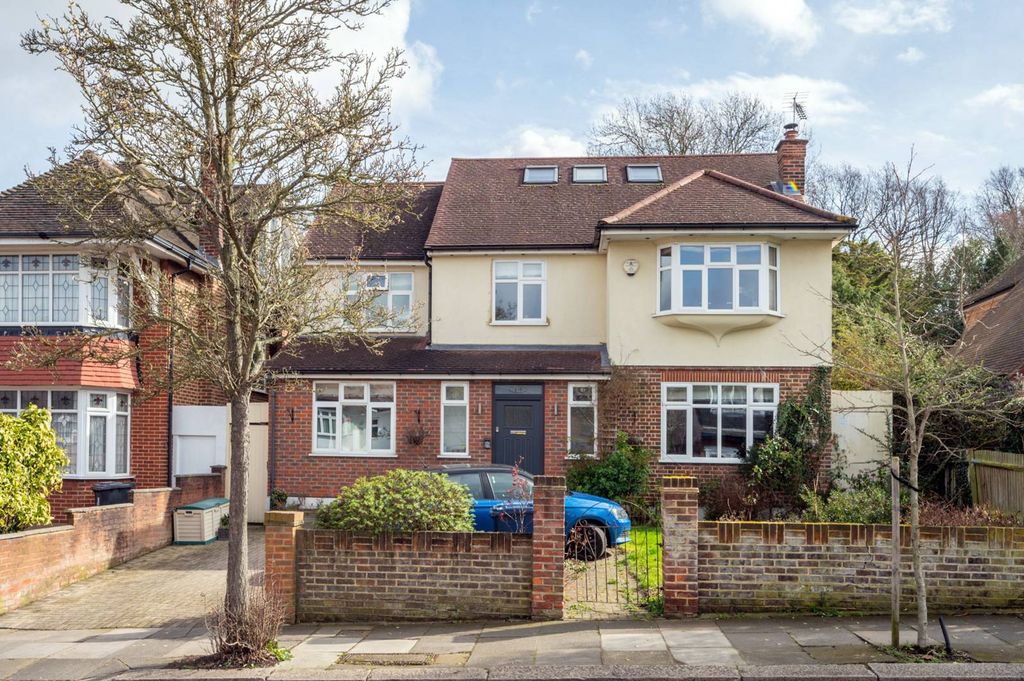 Property photo 2 of 18