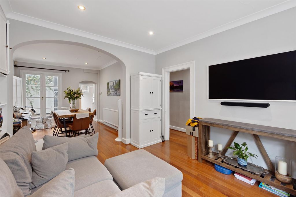 Property photo 2 of 11 Campden Street 14 Ph4.Jpg