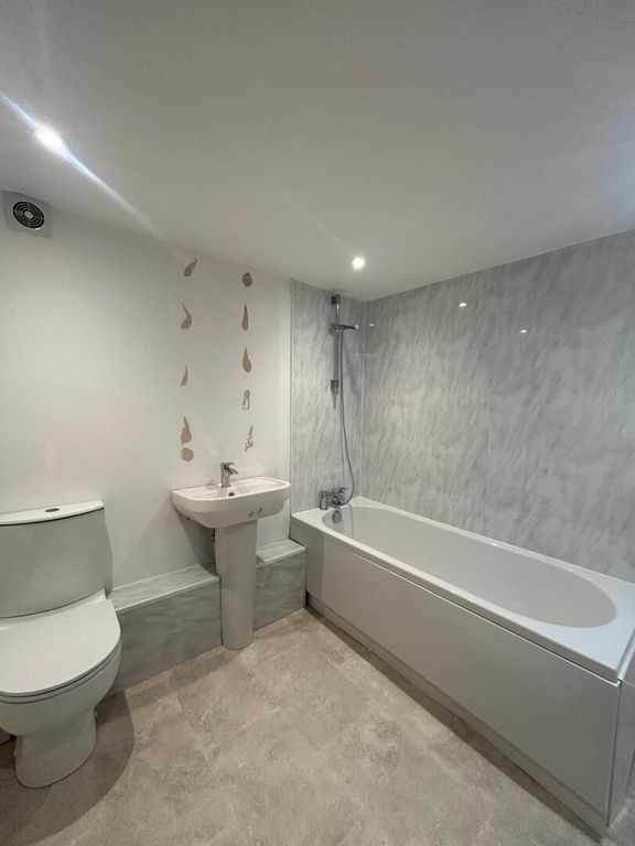 Property photo 3 of 6 Bathroom