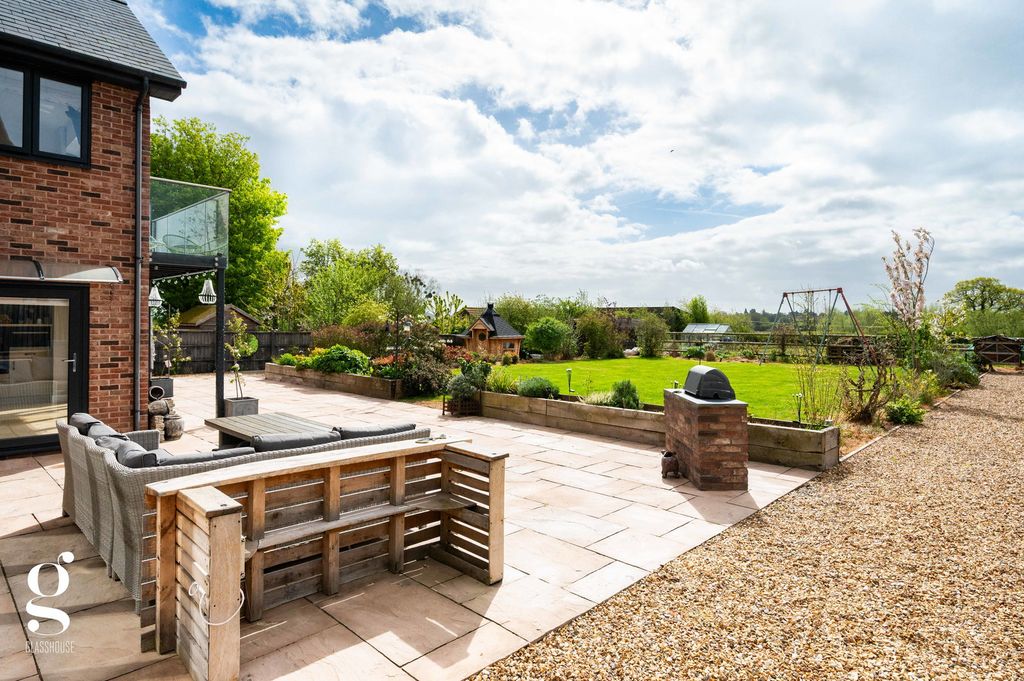 Property photo 3 of 43