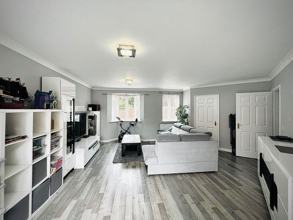 Property photo 2 of 16 Lounge/Dining Room