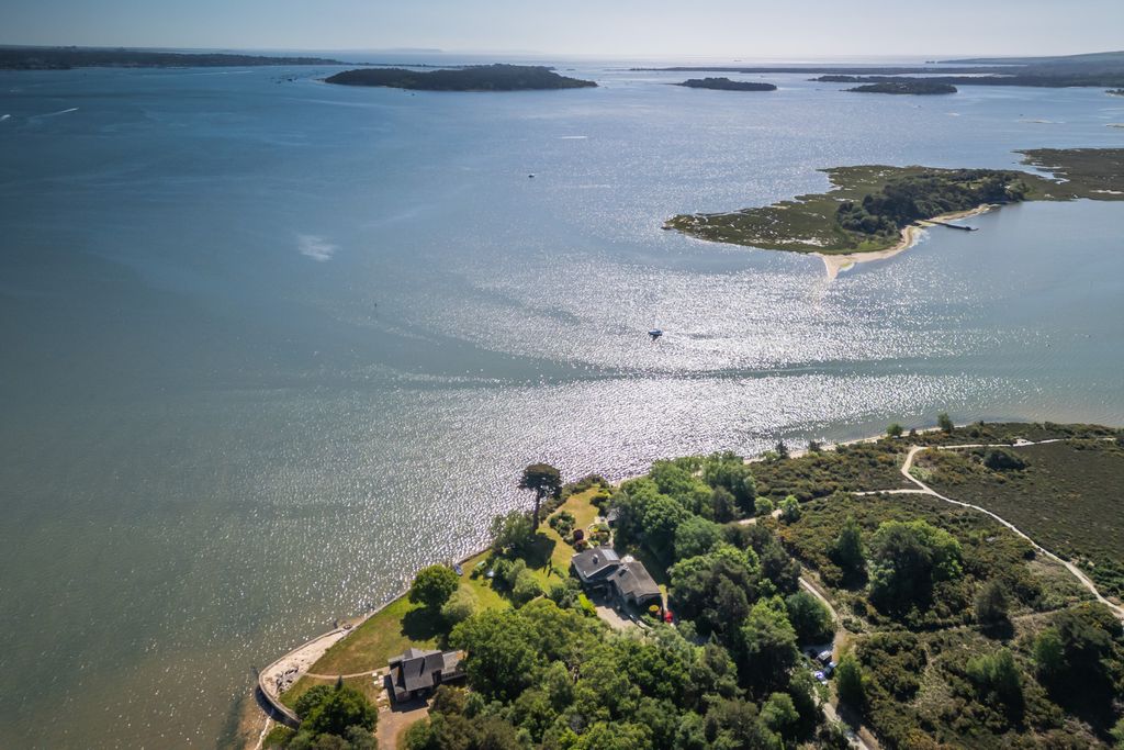Property photo 1 of 21 Nearby Islands