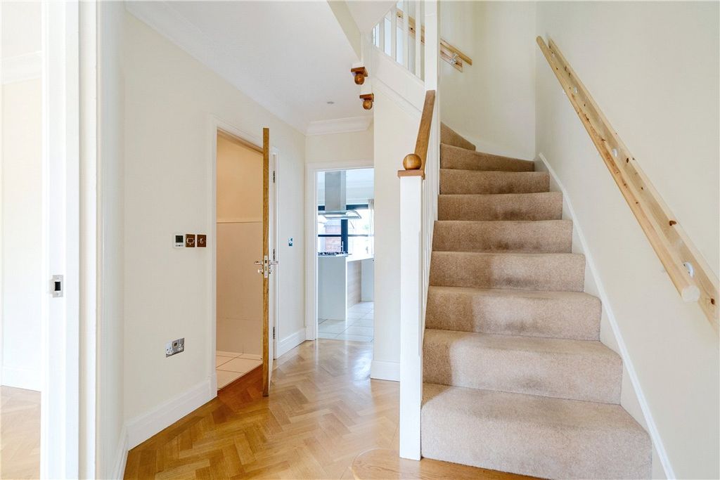 Property photo 3 of 13 Picture No. 16