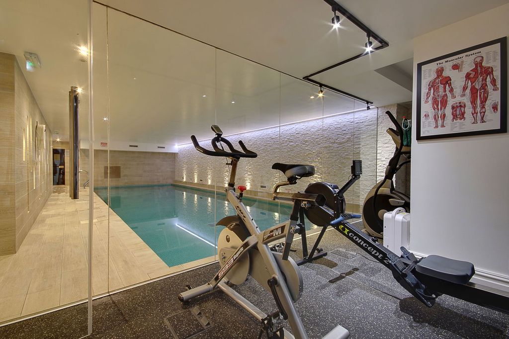 Property photo 3 of 33