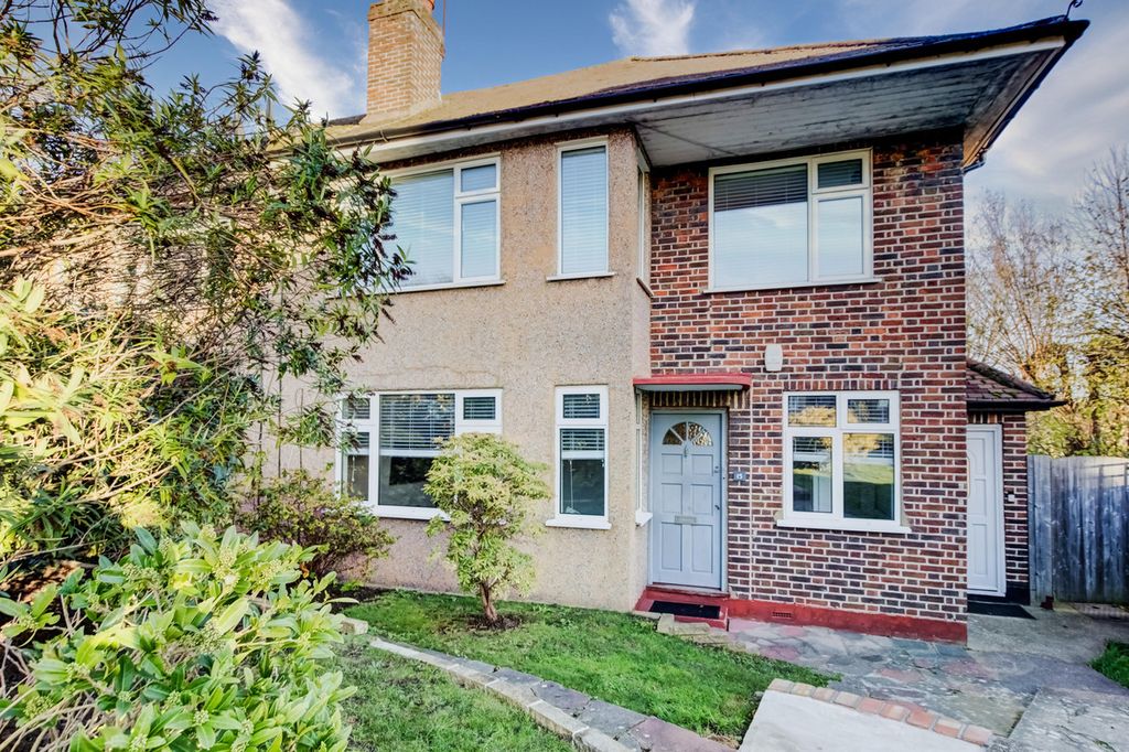 Property photo 2 of 29