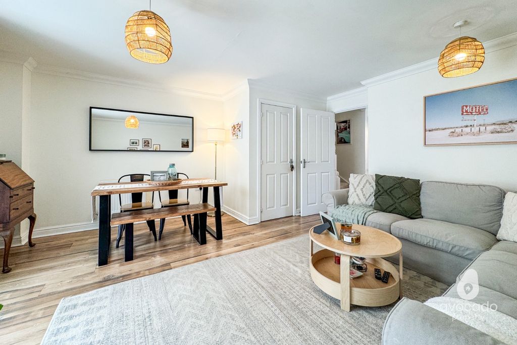 Property photo 2 of 19 4963073