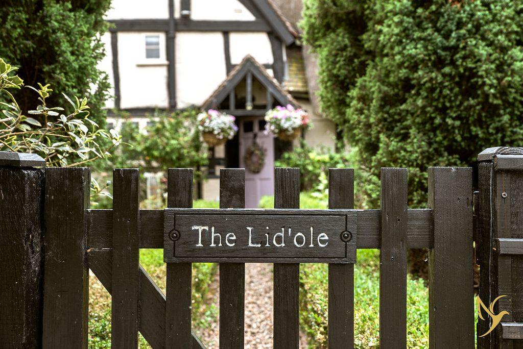 Property photo 1 of 34