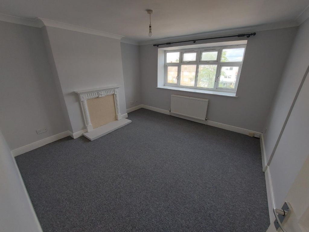 Property photo 2 of 8 2342464