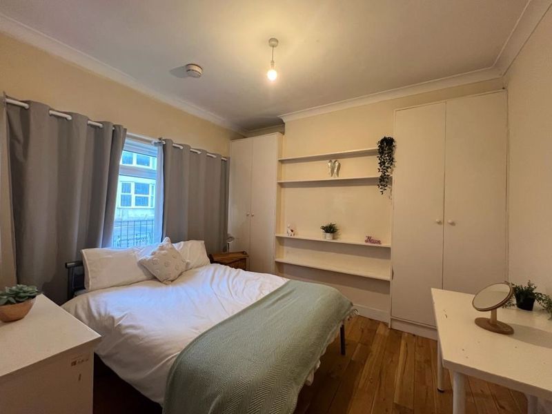 Property photo 3 of 9 Photo 4